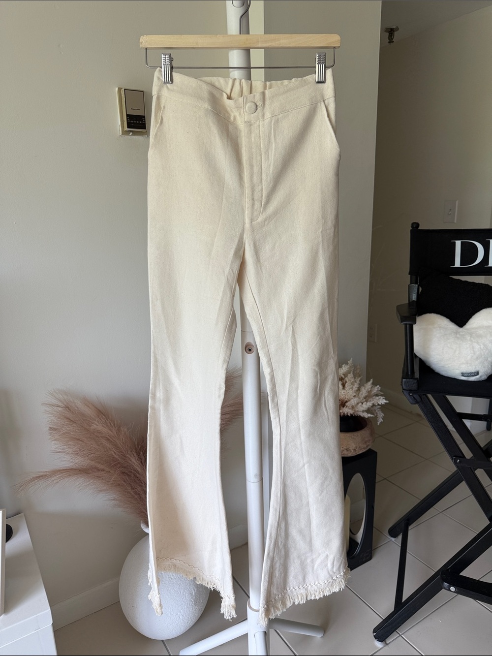 LA TROUPE Tulum Linen Blend Flare Pants Ivory Boho Resort Coastal Quiet Luxury - Picture 5 of 11
